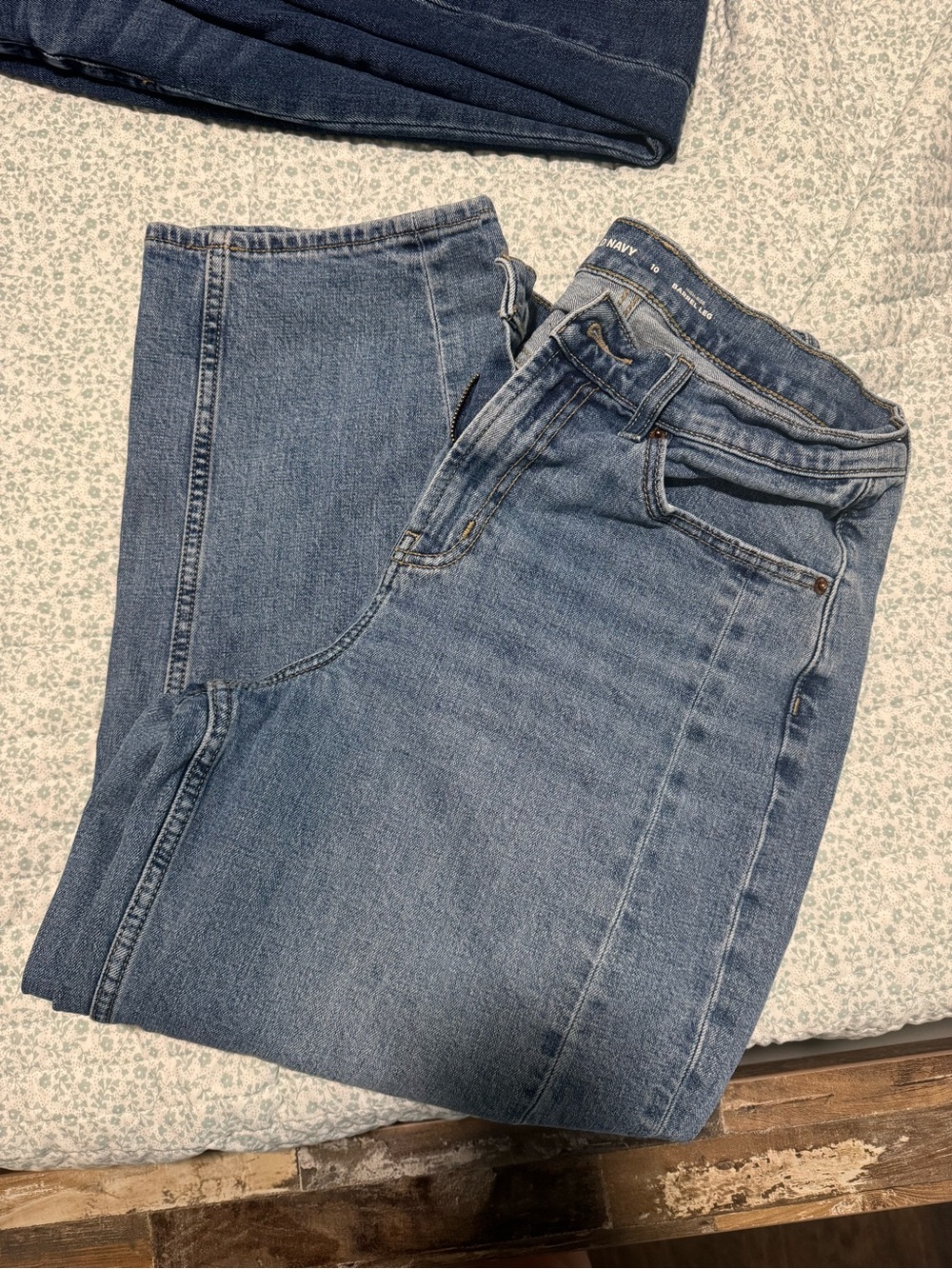 Old Navy Women's Light Blue Barrel Leg Jeans - Picture 1 of 2
